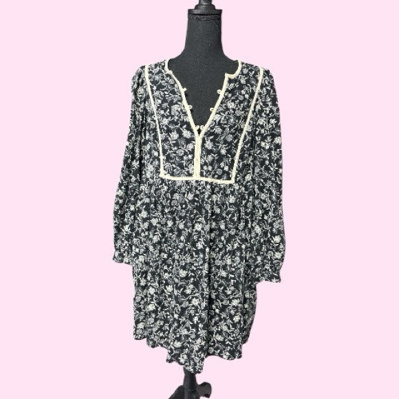 Old Navy Black Floral Long-Sleeve Smock Dress with Cream Trim Size Medium - Picture 7 of 13